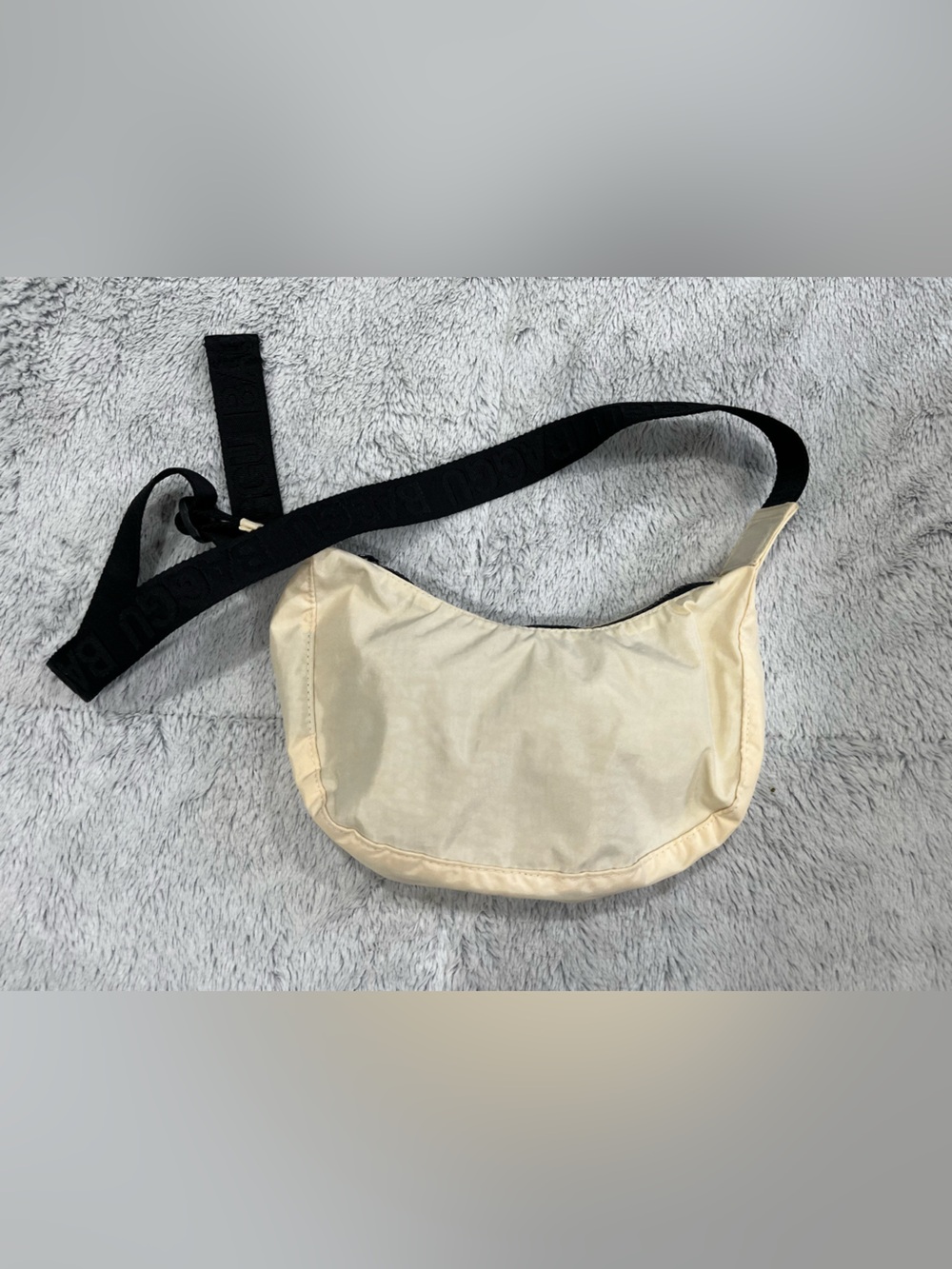 BAGGU Cream Shoulder Bag with Black Strap